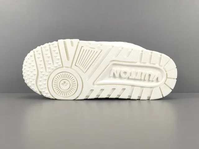 Louis Vuitton Run Away Zapatillas Lifestyle Chunky Blancas 13
