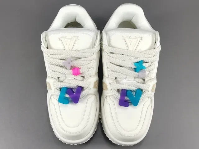 Louis Vuitton Run Away Zapatillas Lifestyle Chunky Blancas 16