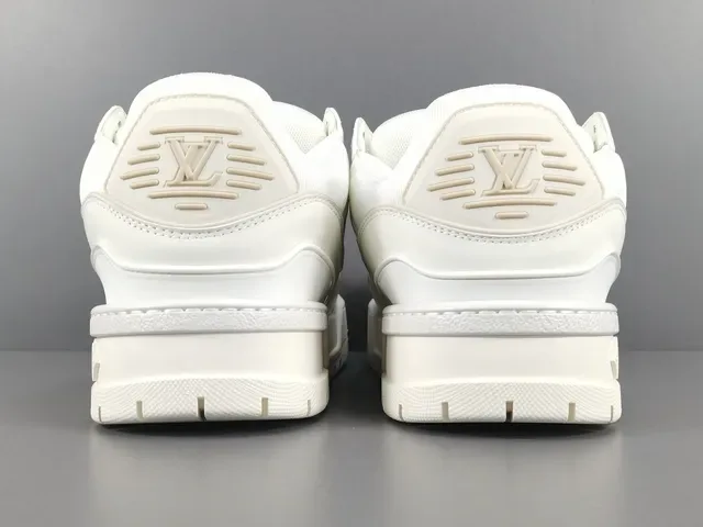 Louis Vuitton Run Away Zapatillas Lifestyle Chunky Blancas 17