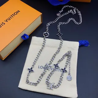 Louis Vuitton রূপালী কালো কার্ব চেইন মাল্টি-চার্ম পেন্ডেন্ট ডিজাইন নেকলেস