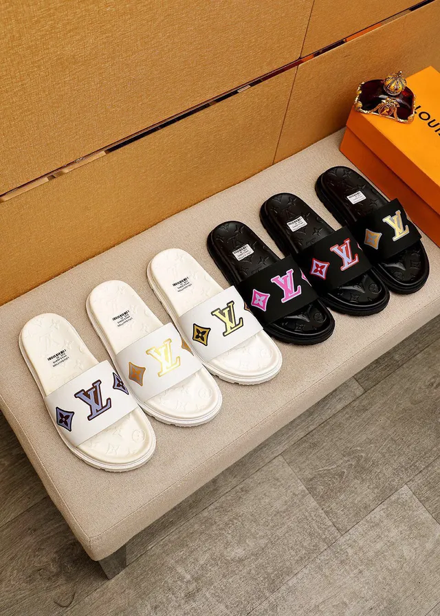 Louis Vuitton Slide White Gold Molded Rubber Sole Embossed Monogram Insole Slippers 5