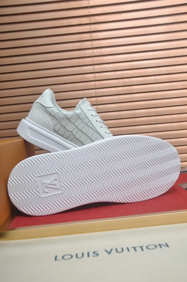 Louis Vuitton 白色米色低帮皮革生活方式运动鞋 3