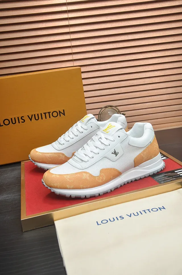 Zapatillas Louis Vuitton Low-Top Blancas Beige de Material Mixto 4