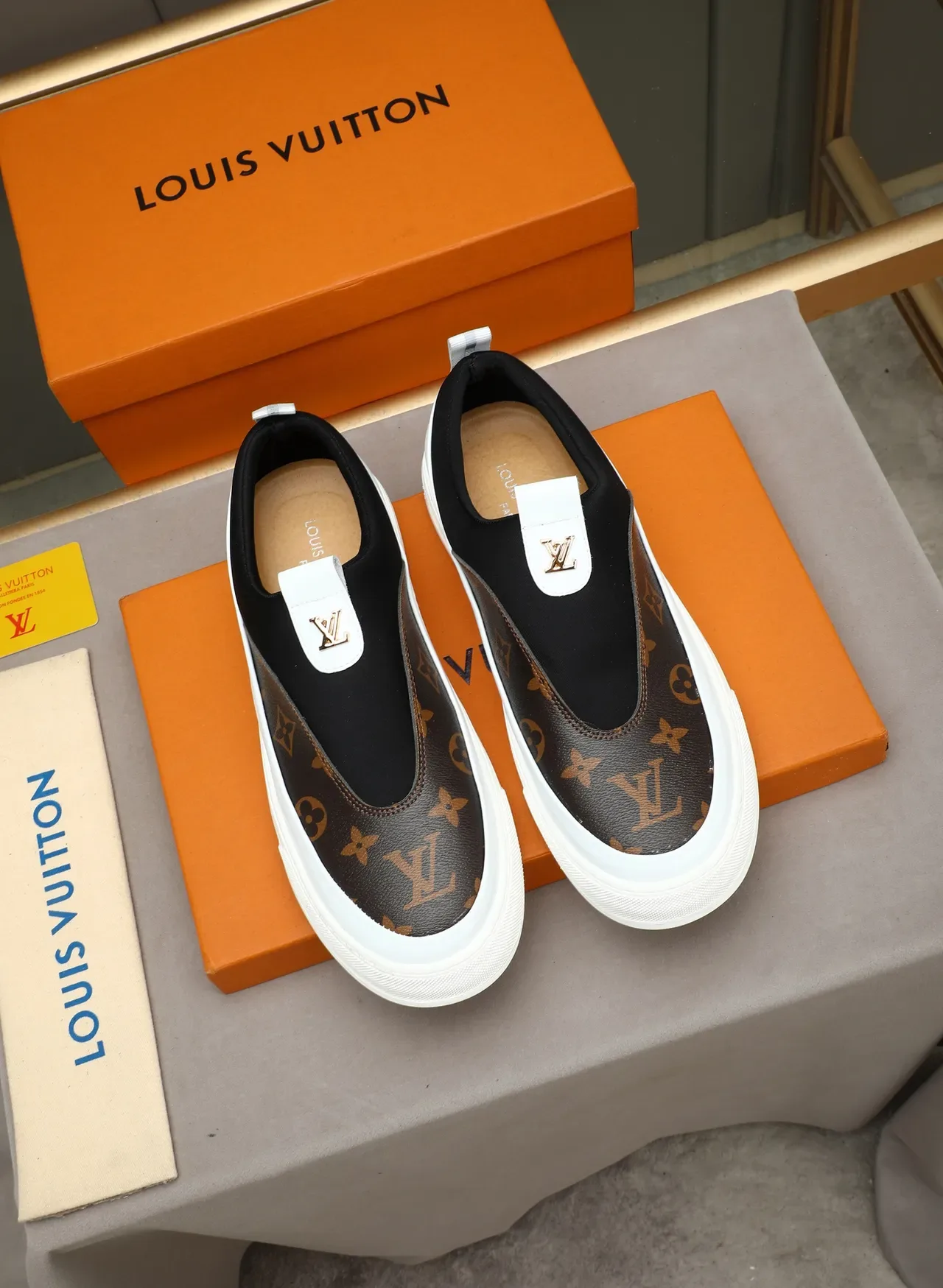 Louis Vuitton Blancs Marron Slip-On Monogram Canvas Lifestyle Sneakers 2