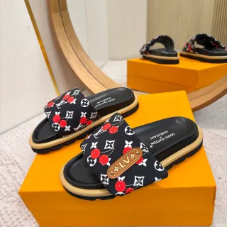 Louis Vuitton x Murakami Cherry Monogram 拖鞋