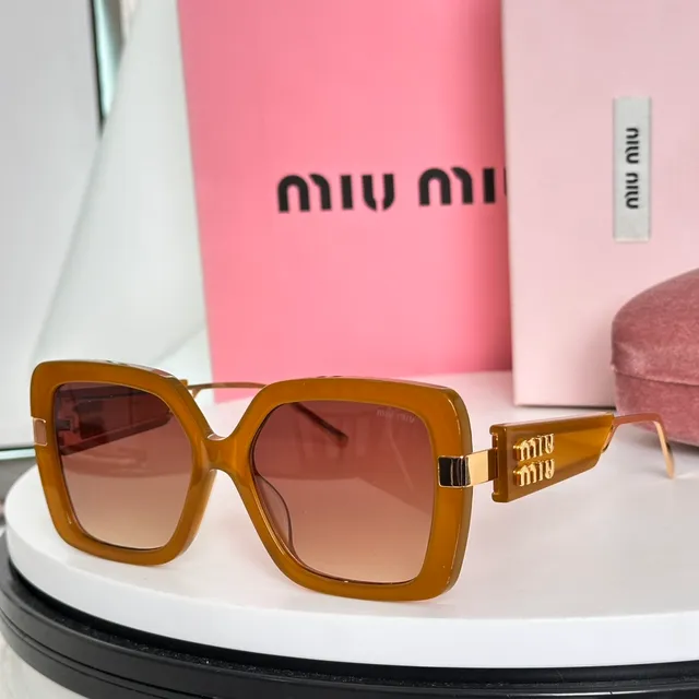 Miu Miu Noir Doré Oversized Monture Carrée Lentilles Gradient Lunettes de Soleil 5