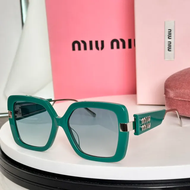 Miu Miu Noir Doré Oversized Monture Carrée Lentilles Gradient Lunettes de Soleil 6