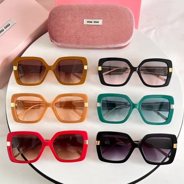 Miu Miu Noir Doré Oversized Monture Carrée Lentilles Gradient Lunettes de Soleil 8