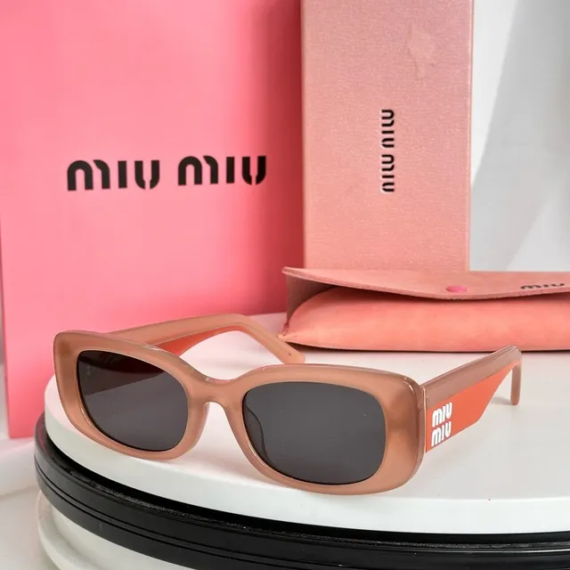 Miu Miu Lunettes de Soleil Rectangulaires à Lentilles Gradient 4