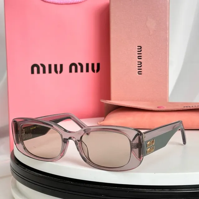 Miu Miu Lunettes de Soleil Rectangulaires à Lentilles Gradient 9