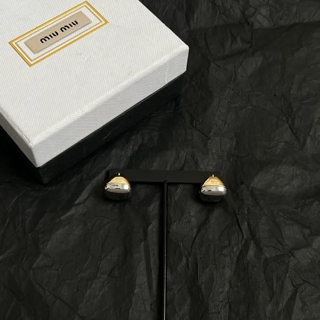 Miu Miu Boucles d'oreilles goutte de larme deux tons métalliques à tige 6
