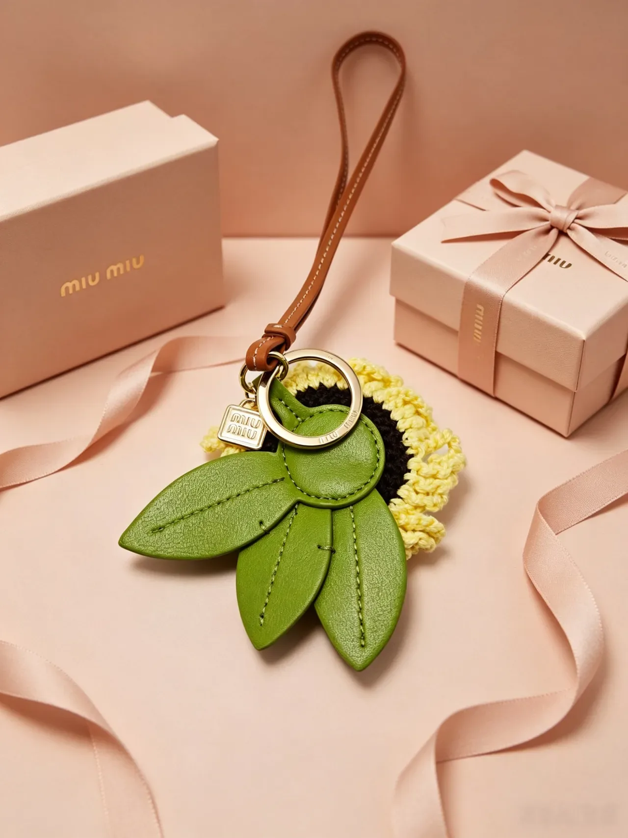 Miu Miu Pulsera de Muñeca Amarillo Rosa Floral de Ganchillo Cuero 4
