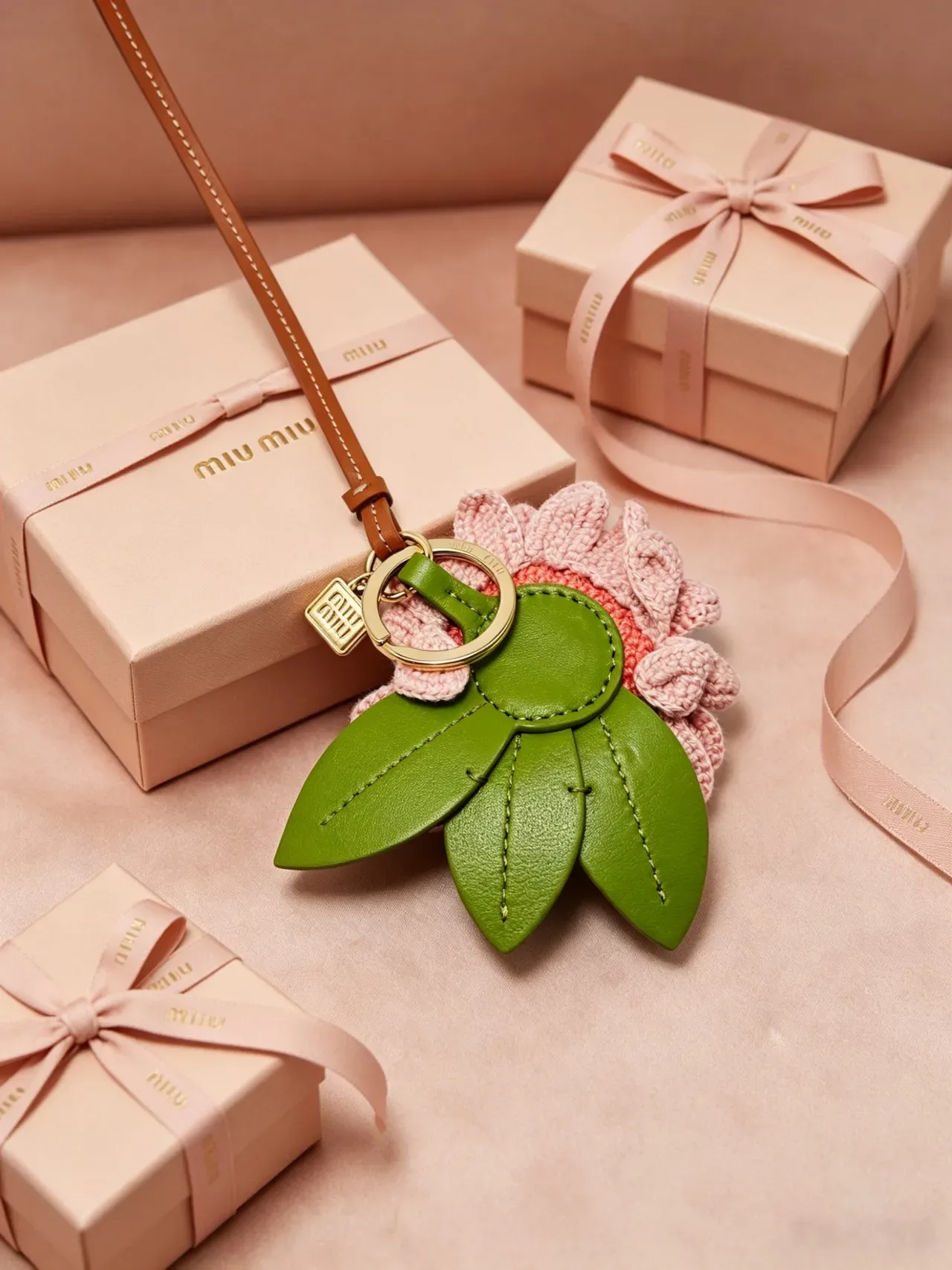 Miu Miu Pulsera de Muñeca Amarillo Rosa Floral de Ganchillo Cuero 8