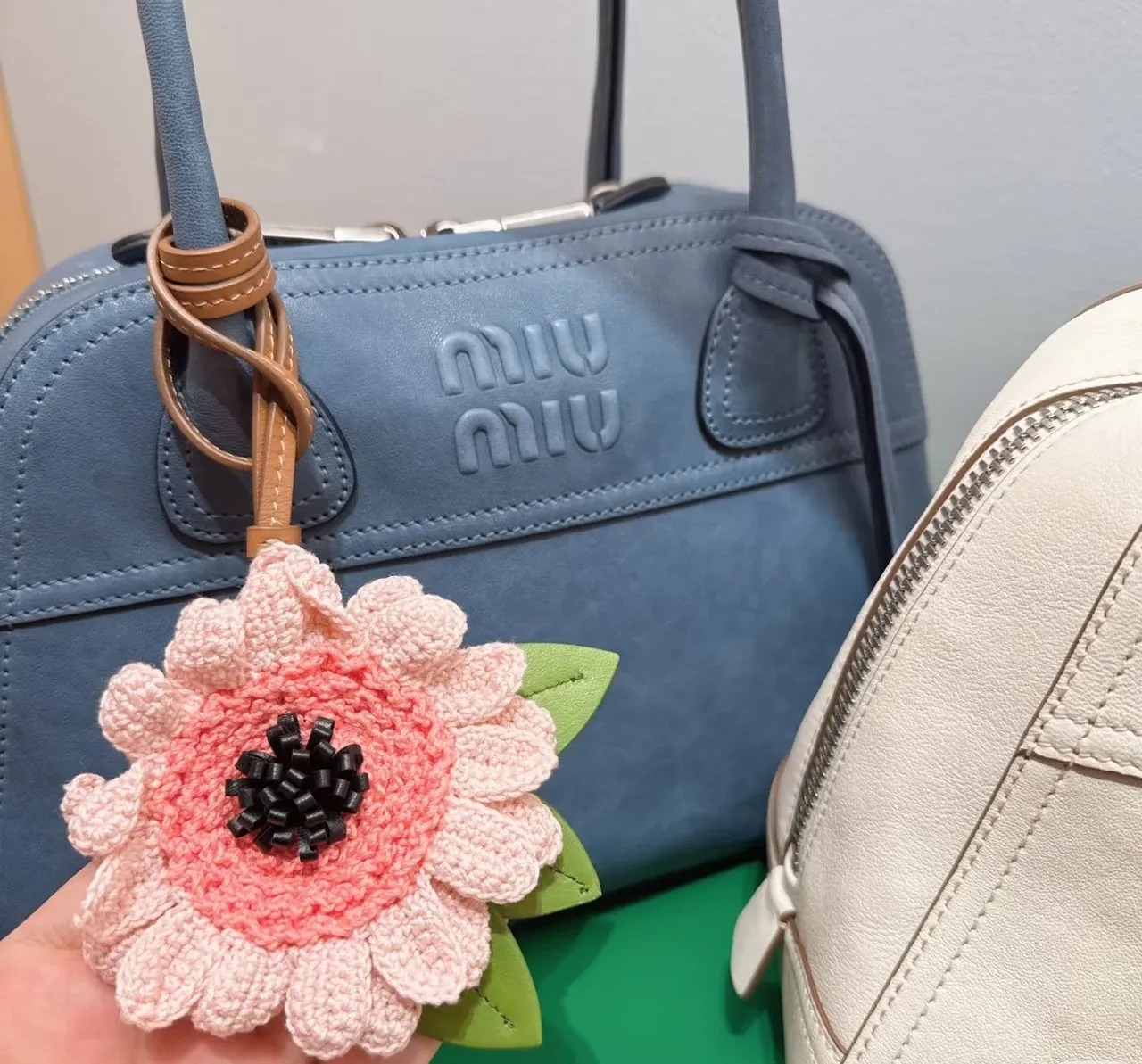 Miu Miu Pulsera de Muñeca Amarillo Rosa Floral de Ganchillo Cuero 12