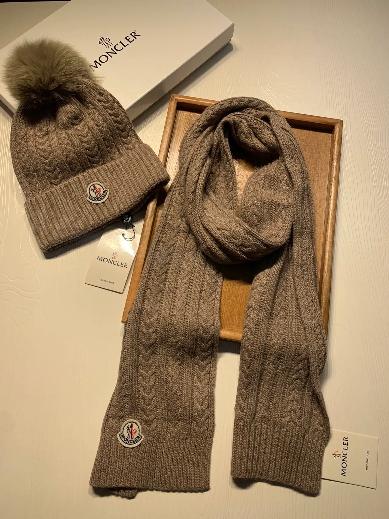 Moncler বেইজ কেবল নিট রিবড কাফস সোয়েটার 6