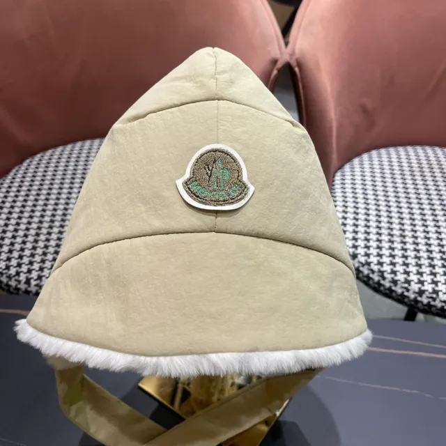 Moncler Beige Blanc Design Orejeras Fourrure Fausse Doublure Chapeau 7