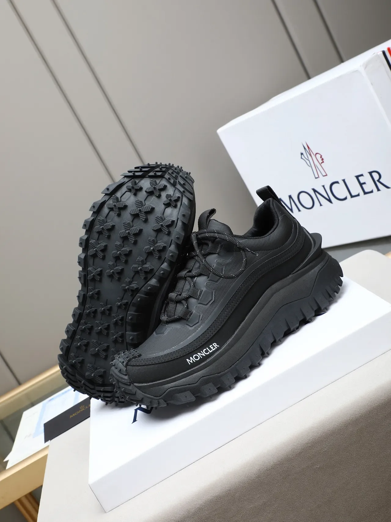Moncler Grenoble Chaussures chunky à semelle plateforme noires 5
