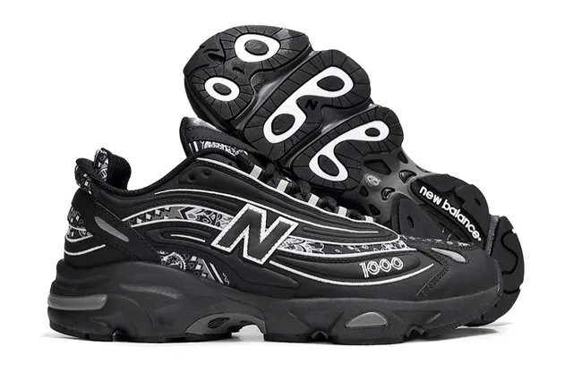 New Balance 1000 Tênis Chunky Pretos com estampa de bandana 4