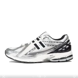 New Balance 1906R 白银黑跑鞋