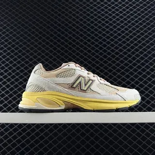 New Balance 2002R Beige et Jaune Sneakers à semelle épaisse
