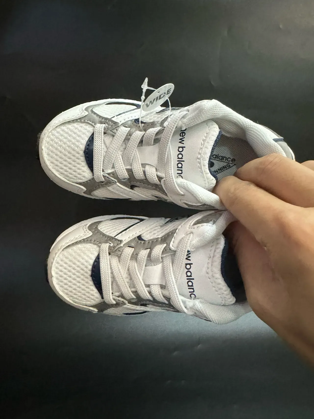 New Balance 408 Gris et Blanc Sneakers Lifestyle 15