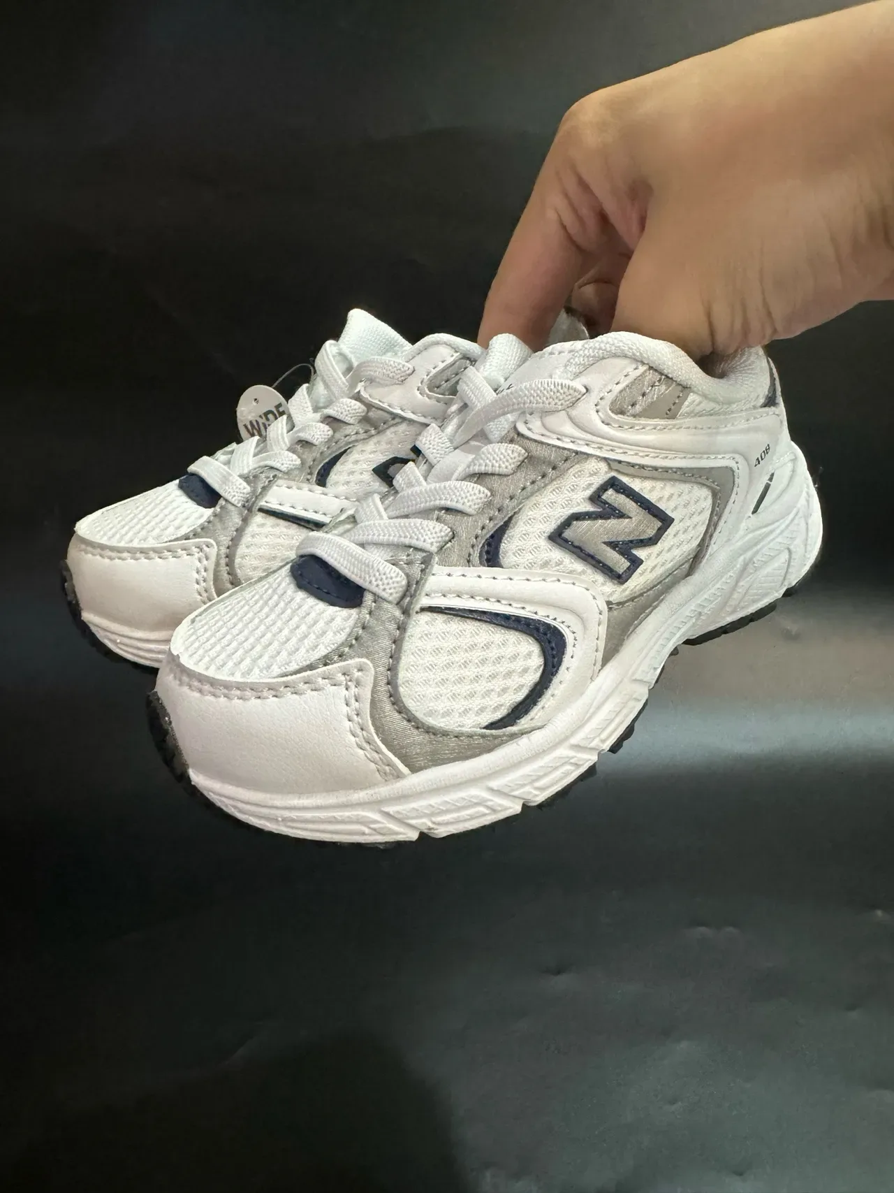 New Balance 408 Gris et Blanc Sneakers Lifestyle 16