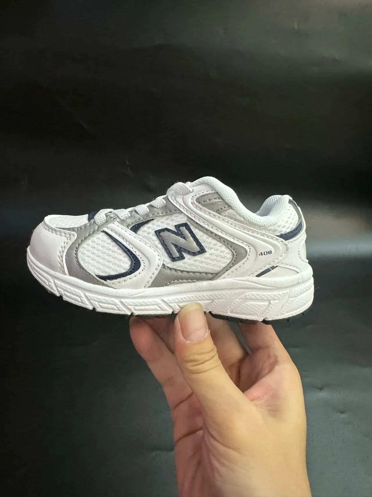 New Balance 408 Gris et Blanc Sneakers Lifestyle 17