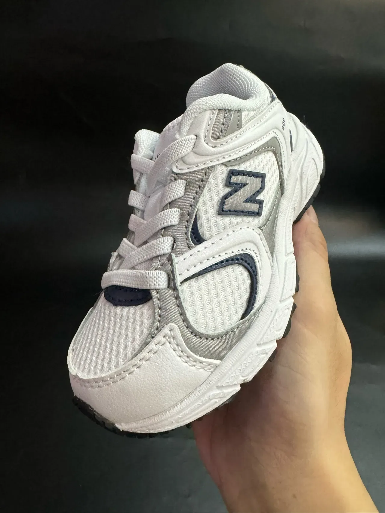 New Balance 408 Gris et Blanc Sneakers Lifestyle 18