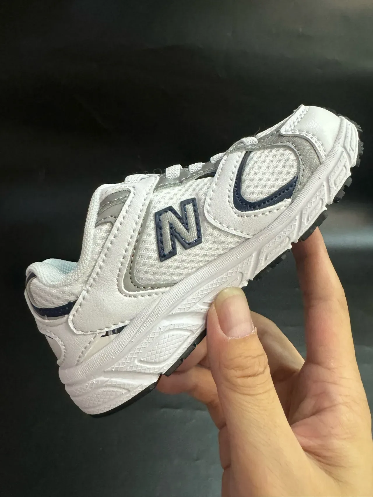 New Balance 408 Gris et Blanc Sneakers Lifestyle 19