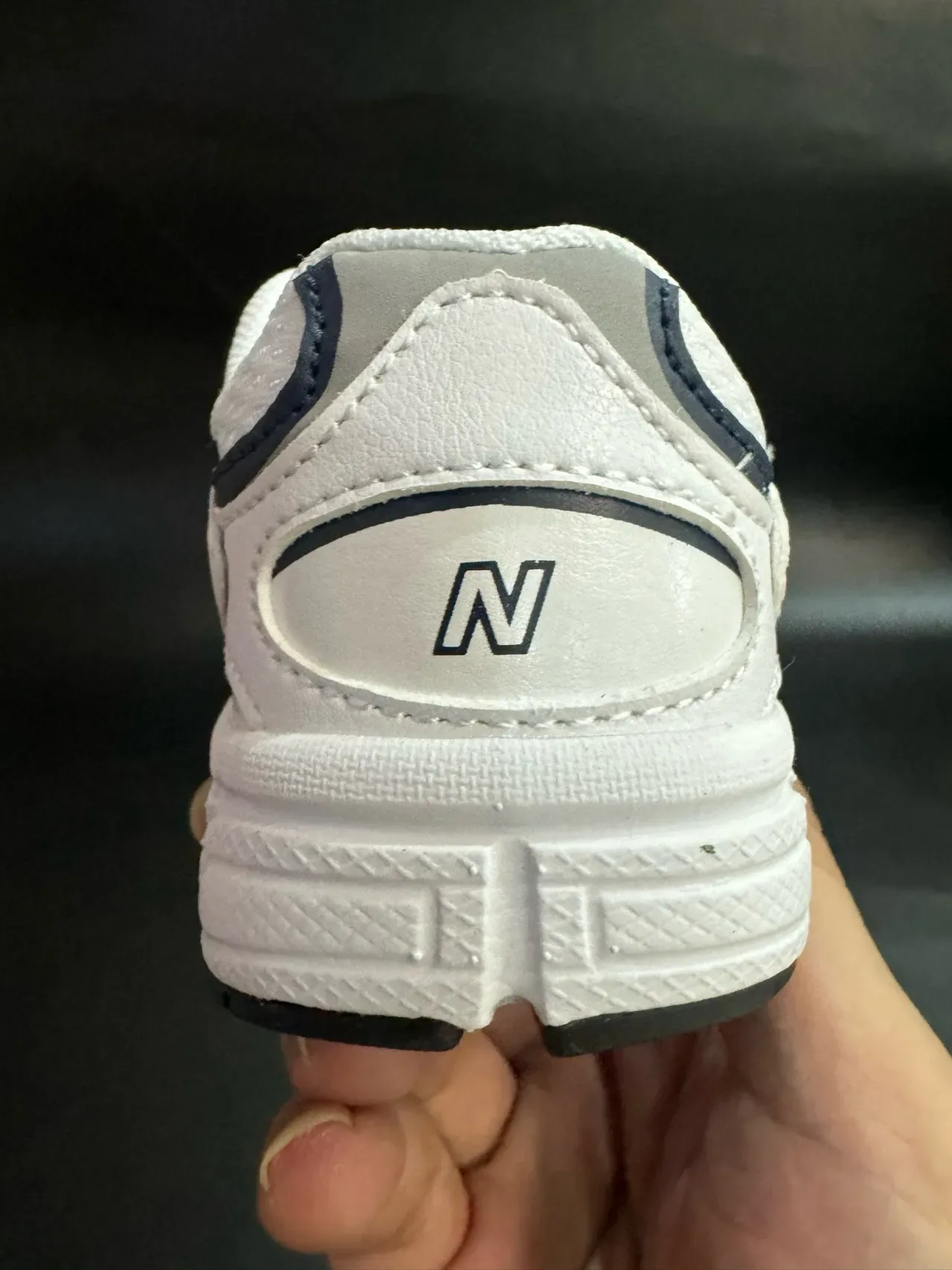 New Balance 408 Gris et Blanc Sneakers Lifestyle 21