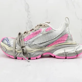 New Balance 9060 银粉色厚底运动鞋