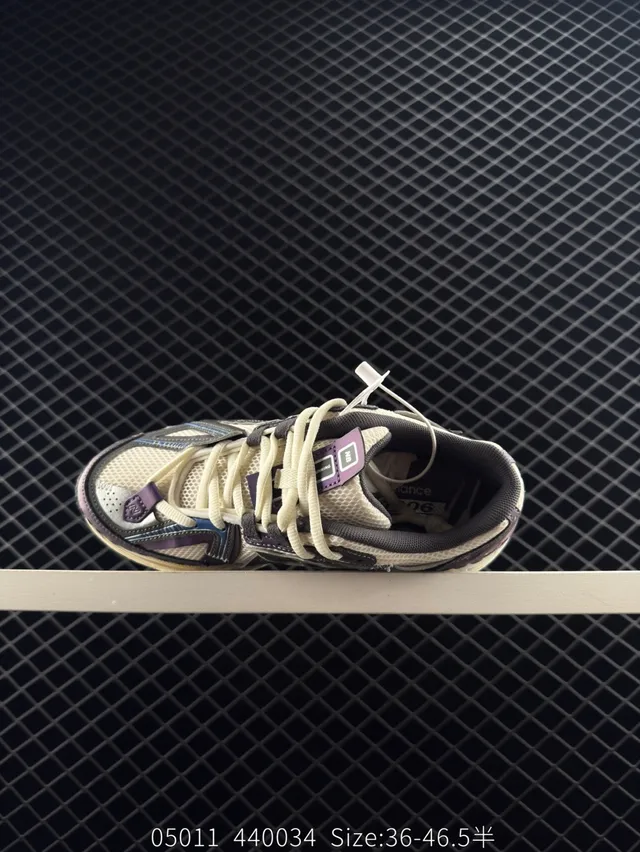 New Balance 906A Tênis chunky roxo bege com malha multicamadas e sobreposições sintéticas e sola intermediária empilhada 5