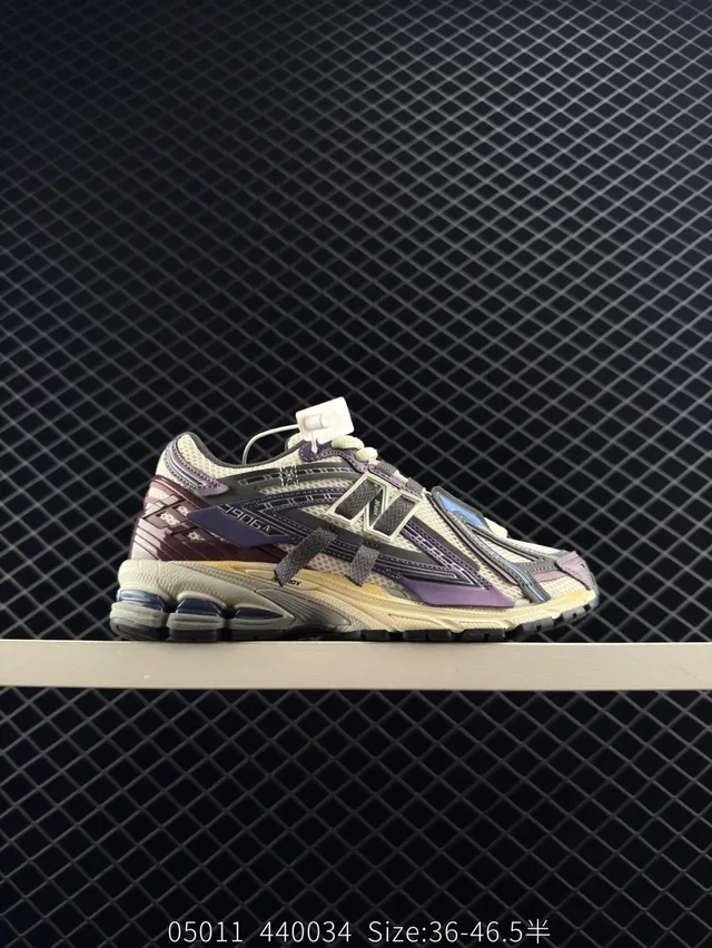 New Balance 906A Tênis chunky roxo bege com malha multicamadas e sobreposições sintéticas e sola intermediária empilhada 7