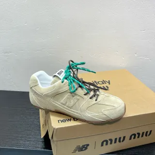 New Balance ভূরা সবুজ সুয়েড উপরের প্যানেল নির্মাণ লাইফস্টাইল স্নিকার