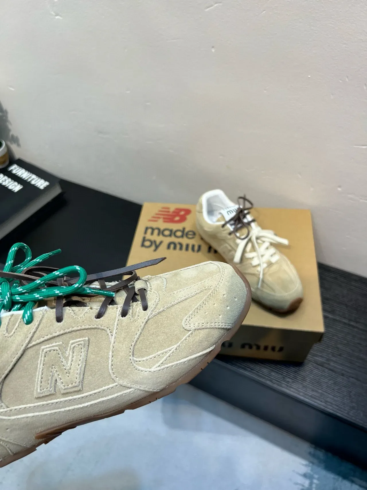 New Balance حذاء أسلوب حياة من السودي البيج الأخضر مع بناء لوحي علوي 8
