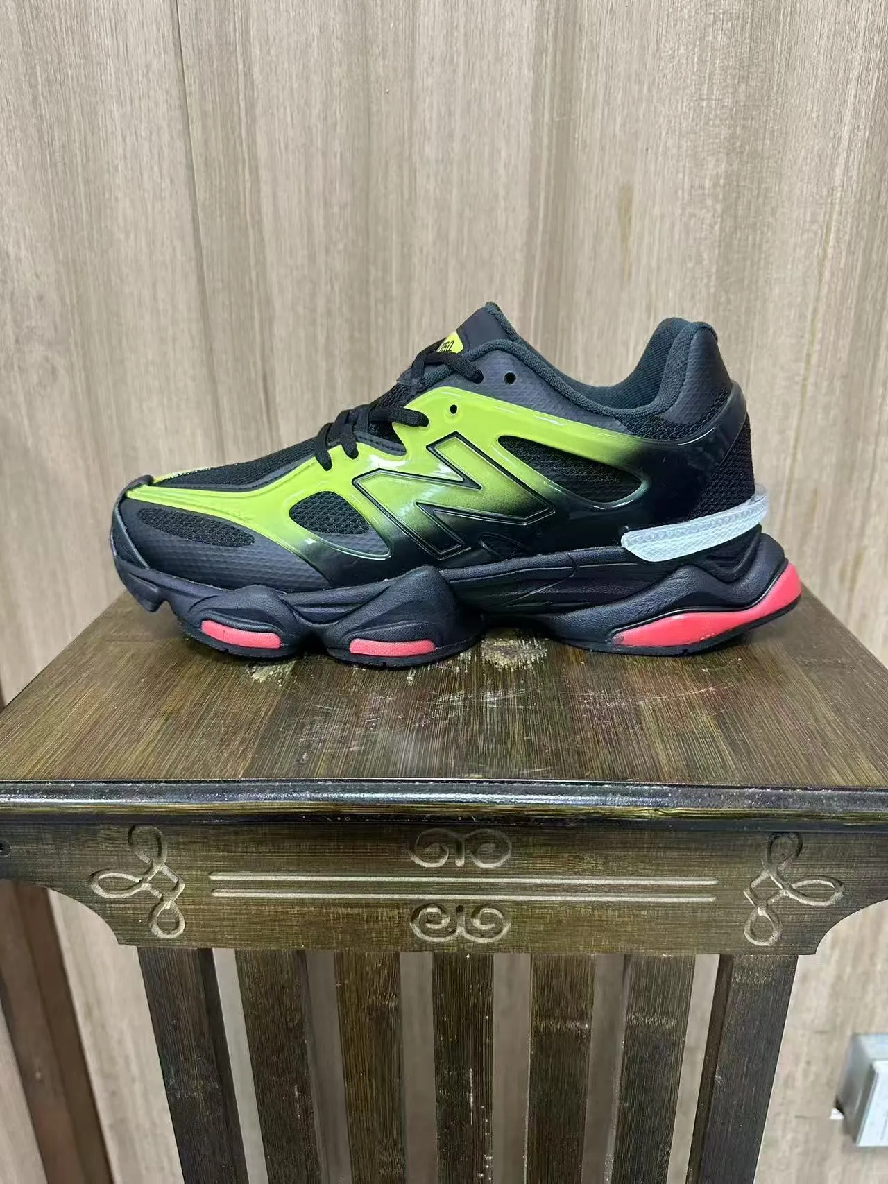 New Balance Black Green Midsole Gradient Overlay Chunky Sneakers 2