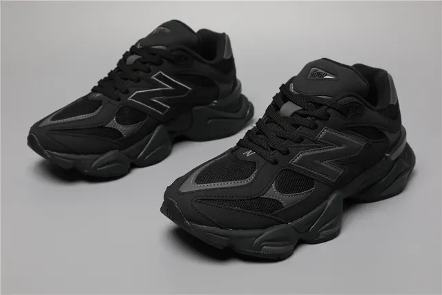 New Balance Tênis Lifestyle Solado Preto Monocromático Chunky Sculpted 5