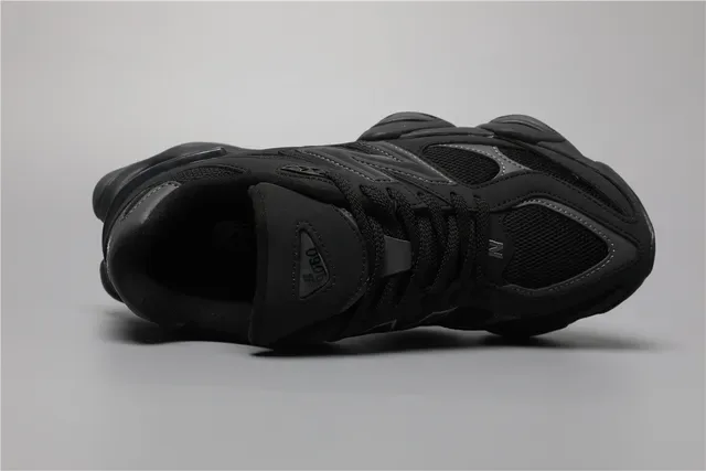 New Balance Tênis Lifestyle Solado Preto Monocromático Chunky Sculpted 7