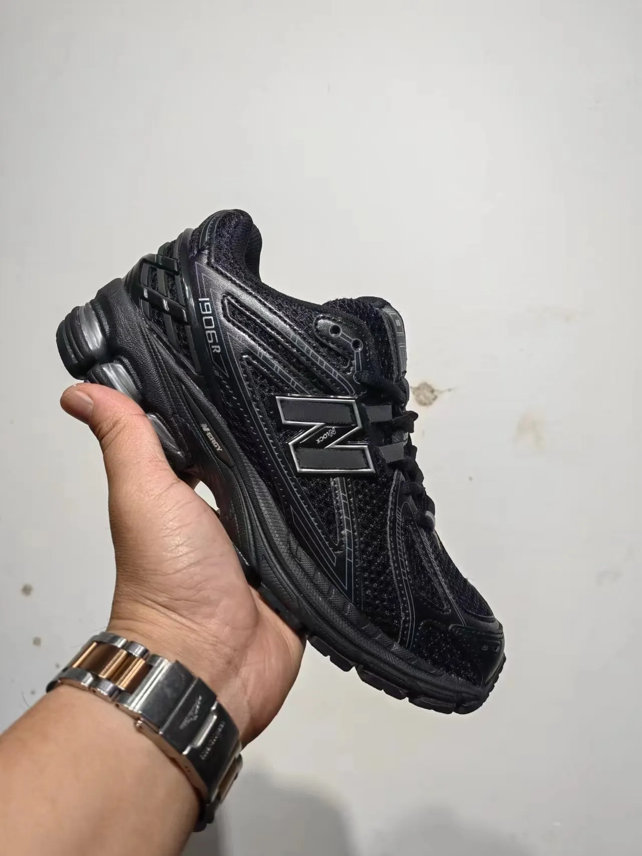New Balance Chaussures de course noires monocromatiques en maille et construction d'overlay synthétique 6