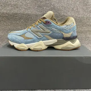 New Balance 蓝米色雕塑中底麂皮和网面拼接厚底运动鞋