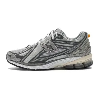 New Balance ধূসর কালো স্তরযুক্ত মেশ এবং সিন্থেটিক উপর জ্যামিতিক কেজ ওভারলে লাইফস্টাইল স্নিকার্স