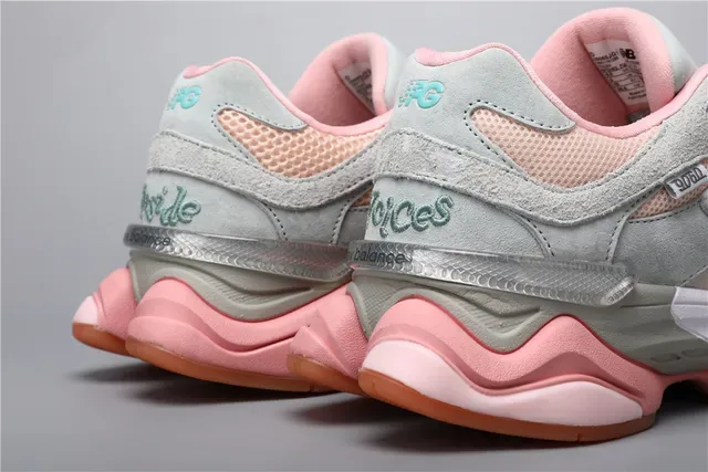 New Balance Cinza Rosa Silhueta Chunky Malha Camadas E Camurça Superior Tênis Lifestyle 2