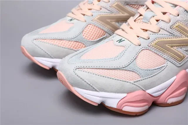 New Balance Cinza Rosa Silhueta Chunky Malha Camadas E Camurça Superior Tênis Lifestyle 4