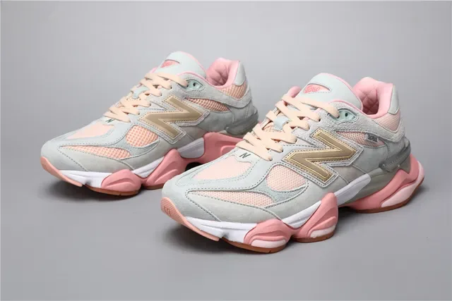New Balance Cinza Rosa Silhueta Chunky Malha Camadas E Camurça Superior Tênis Lifestyle 5