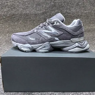 New Balance Gris Plata Monocromática Metálica 'N' Logo Zapatillas Chunky
