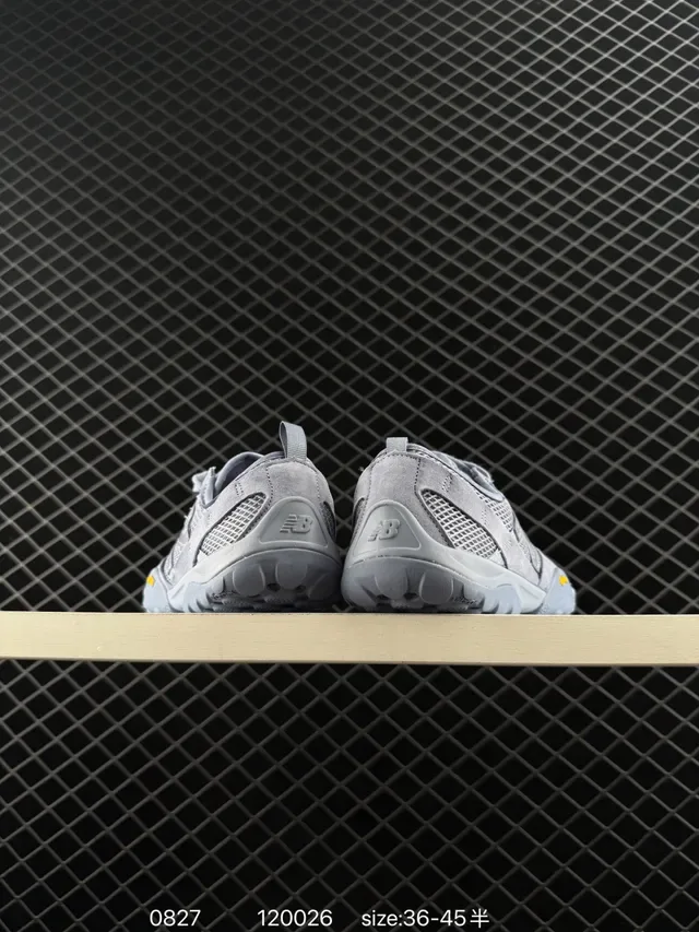 New Balance MT10 灰色网面和麂皮赤足生活方式运动鞋 3