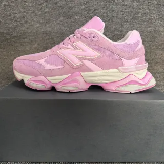 New Balance rosa blanco esculpido mediasuela mezclada ante y malla superior chunky sneakers