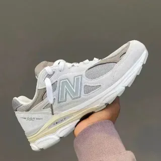 New Balance सफेद ग्रे लेयर्ड मेश एंड सुड एयर अपर मल्टी-डेंसिटी मिडसोल चंकी स्नीकर