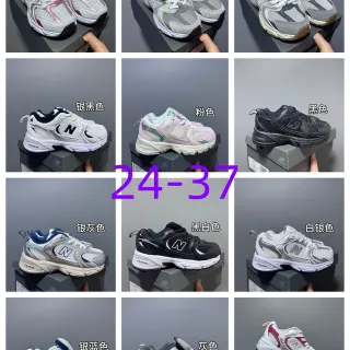 New Balance 白色粉色 复古跑者 轮廓 分层网面和合成上层 厚底运动鞋