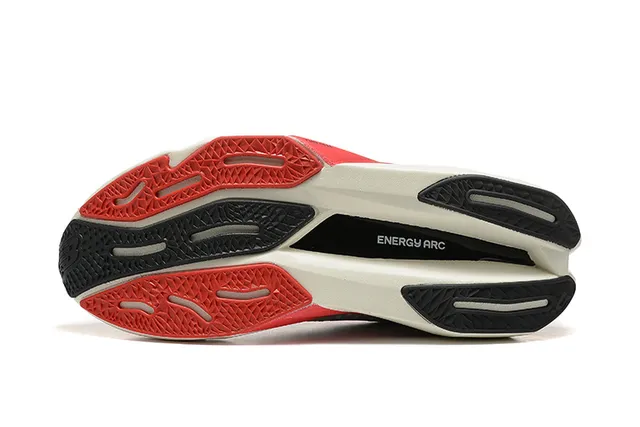 New Balance सादा लाल इंजीनियर्ड मेश अपर स्कल्प्टेड फুয়েলसেল मिडसोल रानिंग शु 5